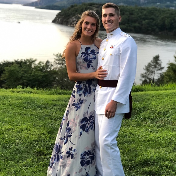 Lulu’s maxi floral patterned formal dress - Picture 4 of 7